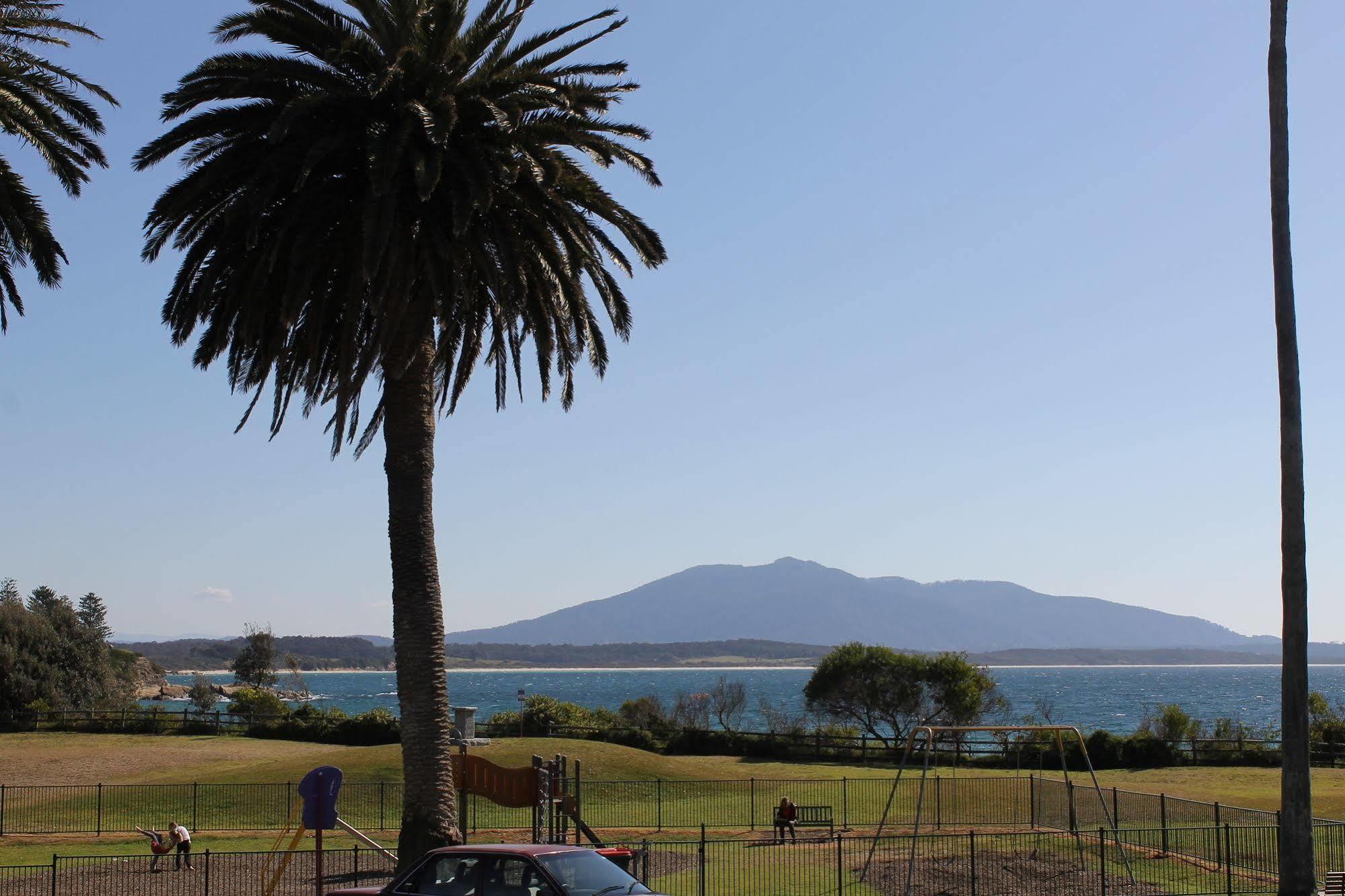 Bermagui Beach Hotel Exterior photo