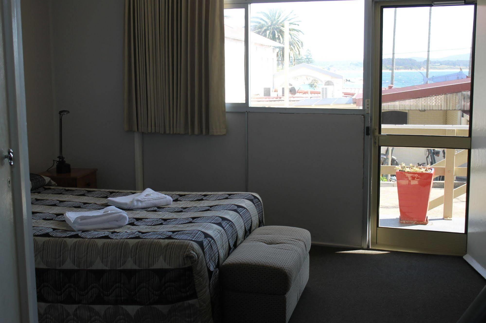 Bermagui Beach Hotel Exterior photo